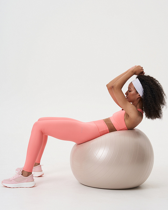 Топ спортивный средней поддержки "Triumph"